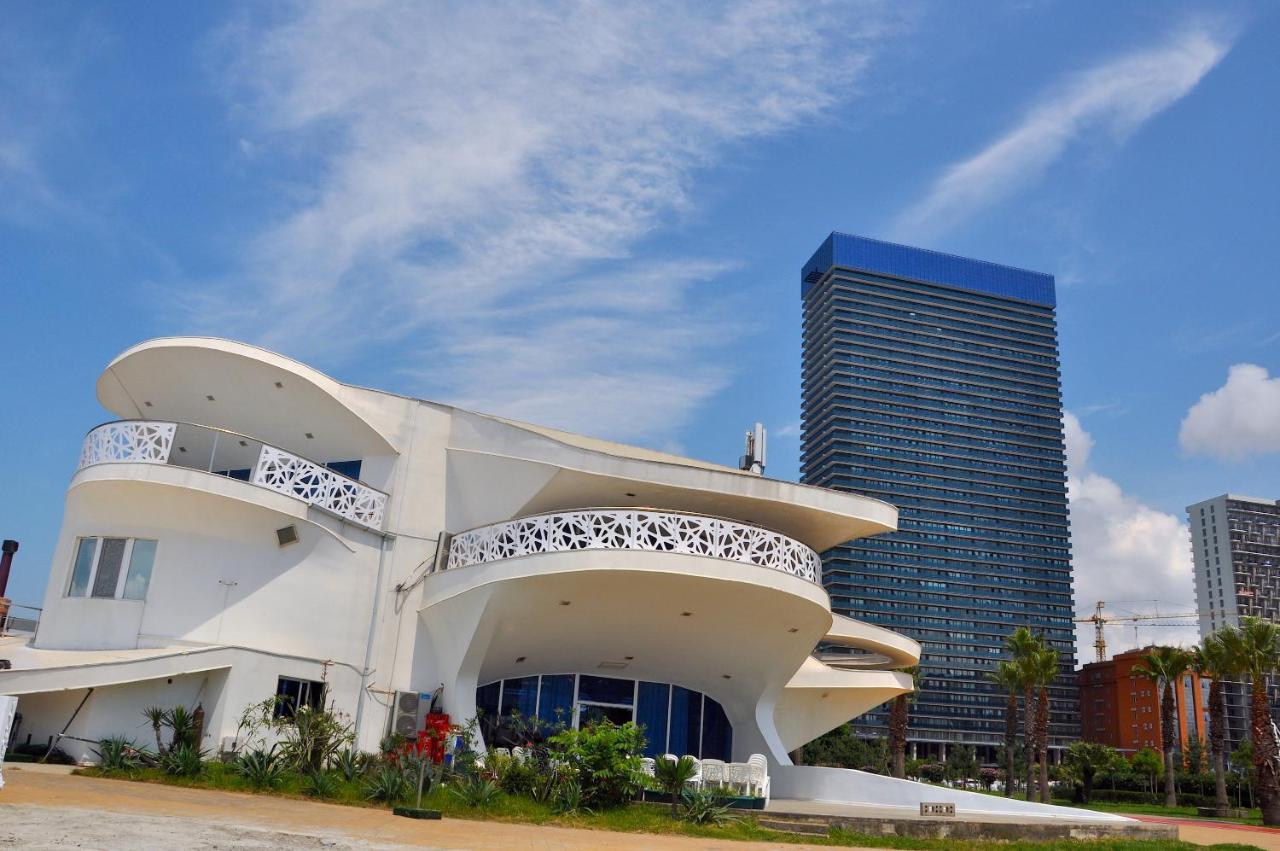 Orbi Beach Tower Aparts Batumi Exterior photo