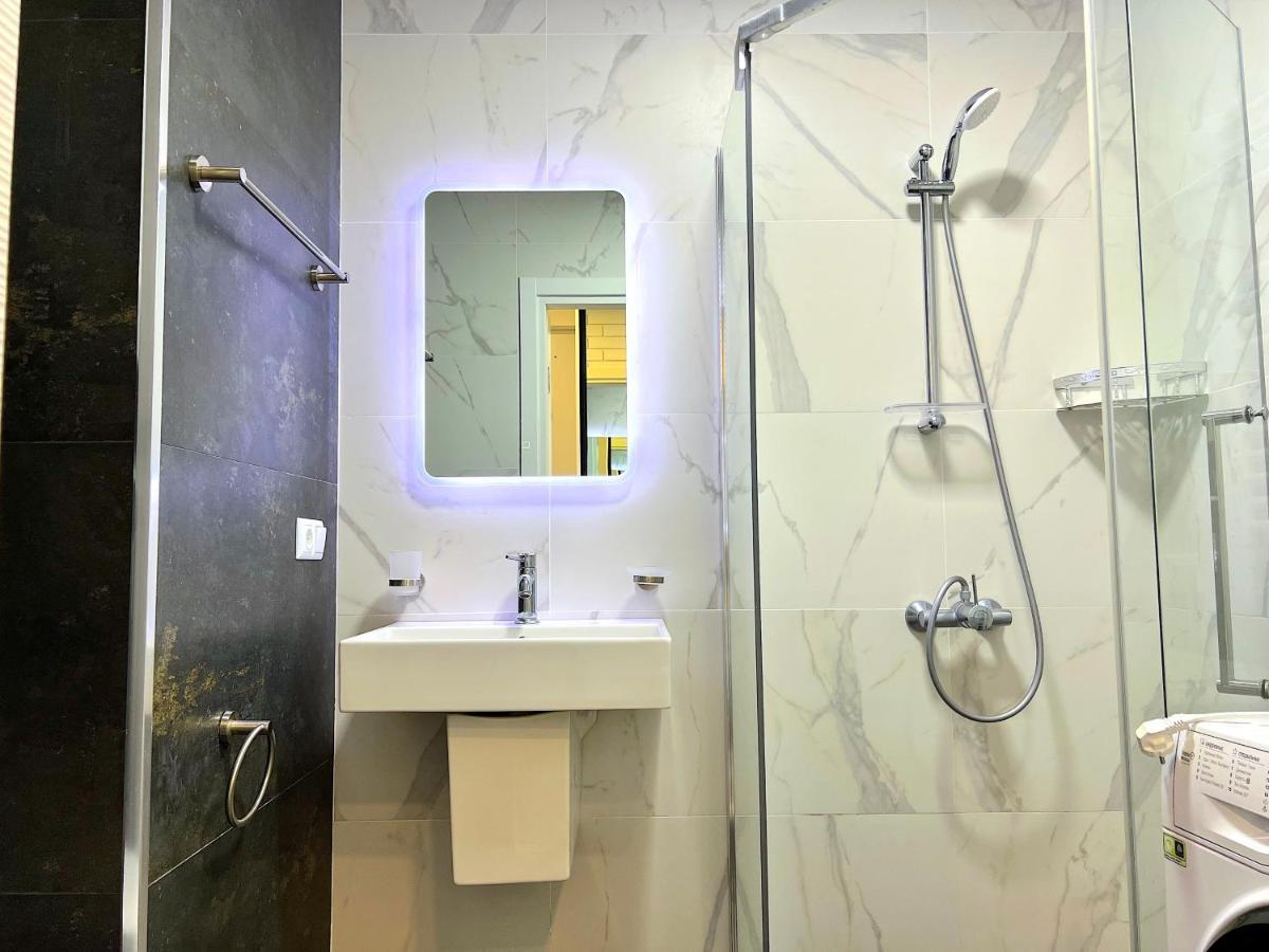 Orbi Beach Tower Aparts Batumi Exterior photo