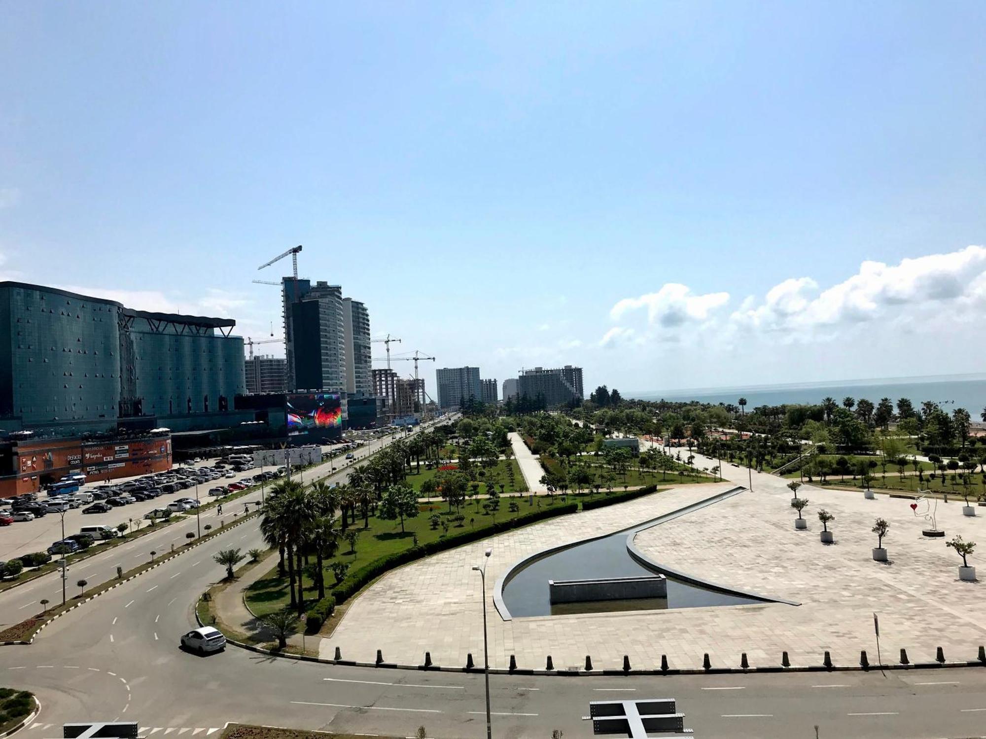 Orbi Beach Tower Aparts Batumi Exterior photo